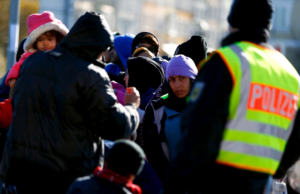 Divergences entre angela merkel et ses allies sur l'accueil des migrants