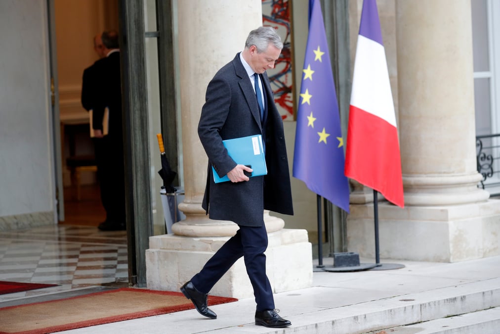France: contribution des entreprises envisagee pour limiter le deficit