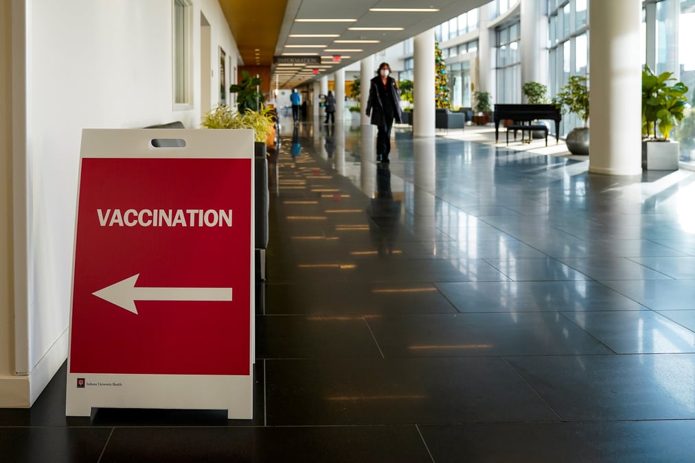 Coronavirus: les premiers lots de vaccins des lundi sur les sites americains de distribution