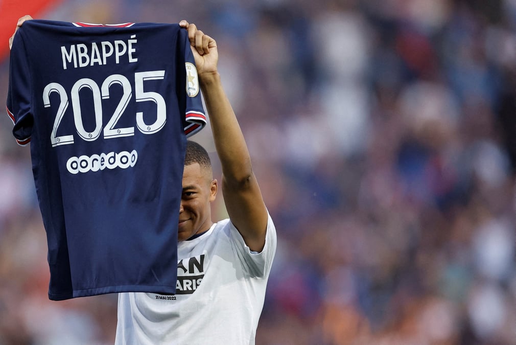 Kylian mbappe au paris saint-germain jusqu'en 2025