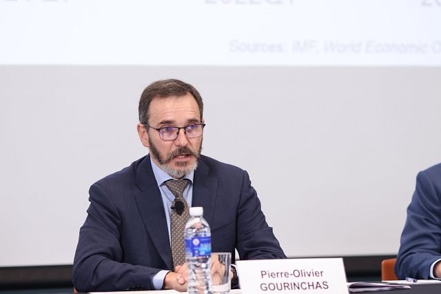 « Nous avons une économie mondiale qui continue à récupérer de la pandémie et la guerre en Ukraine, et dans le même temps une croissance qui reste faible en comparaison historique », a déclaré lors d'un point presse en ligne le chef économiste du Fonds, Pierre-Olivier Gourinchas.