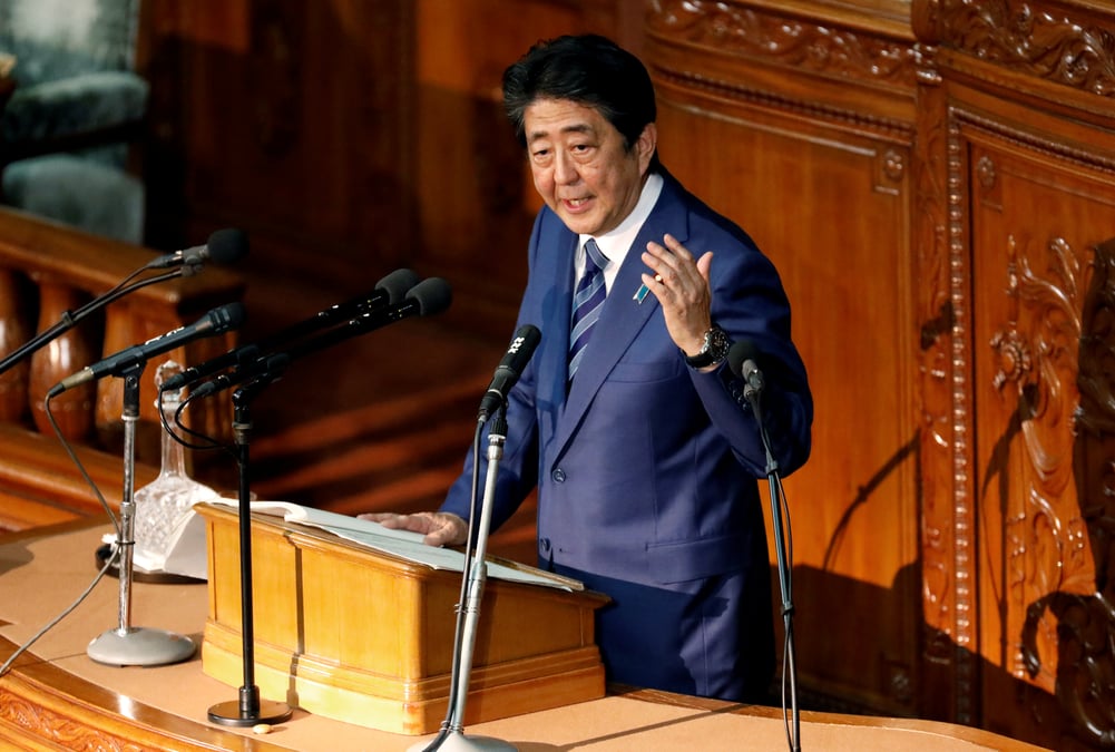 Shinzo abe en chine pour un sommet avec xi jinping
