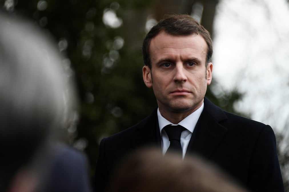 Macron souhaite retablissement et "sagesse" a la septuagenaire blessee a nice