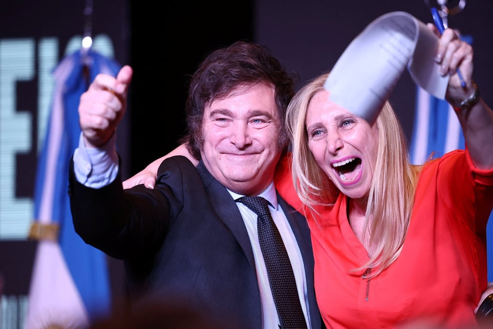 Le president elu argentin javier milei avec sa soeur karina milei a buenos aires