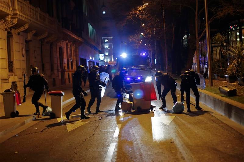 Une manifestation dégénère en scènes d'émeutes à Madrid