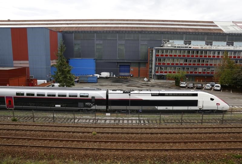 La sncf achetera les 15 tgv commandes pour sauver alstom belfort
