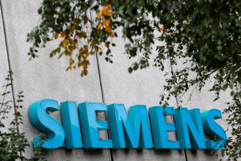 Siemens dement envisager de supprimer 20.000 emplois