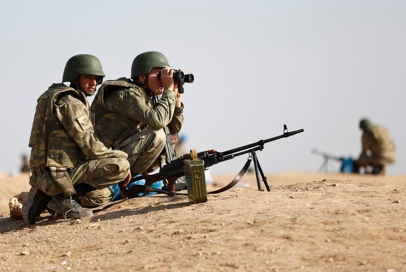 Frappes aériennes et intenses combats près de Kobani