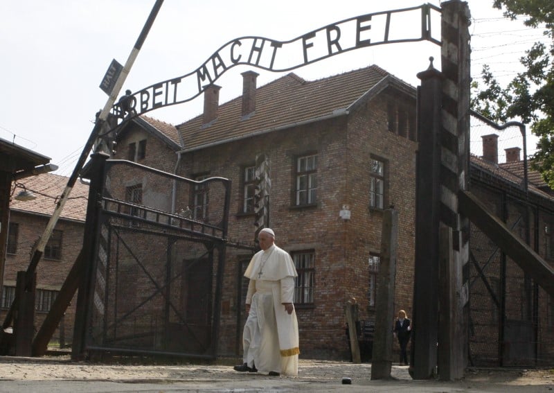 Le pape a auschwitz