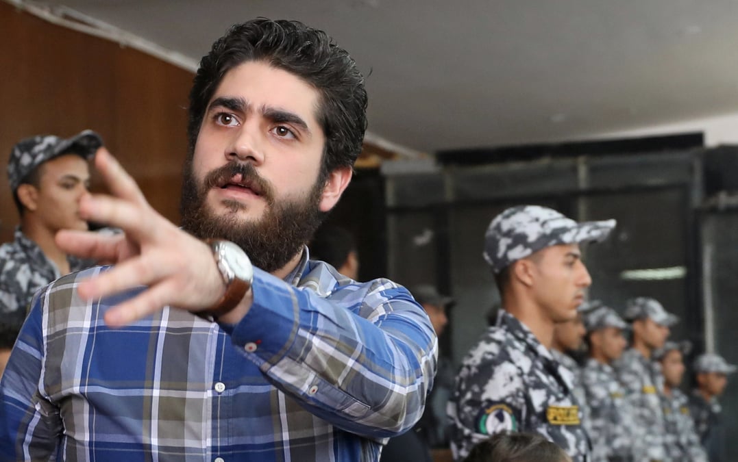 Un fils du president egyptien dechu morsi arrete pour "fake news"