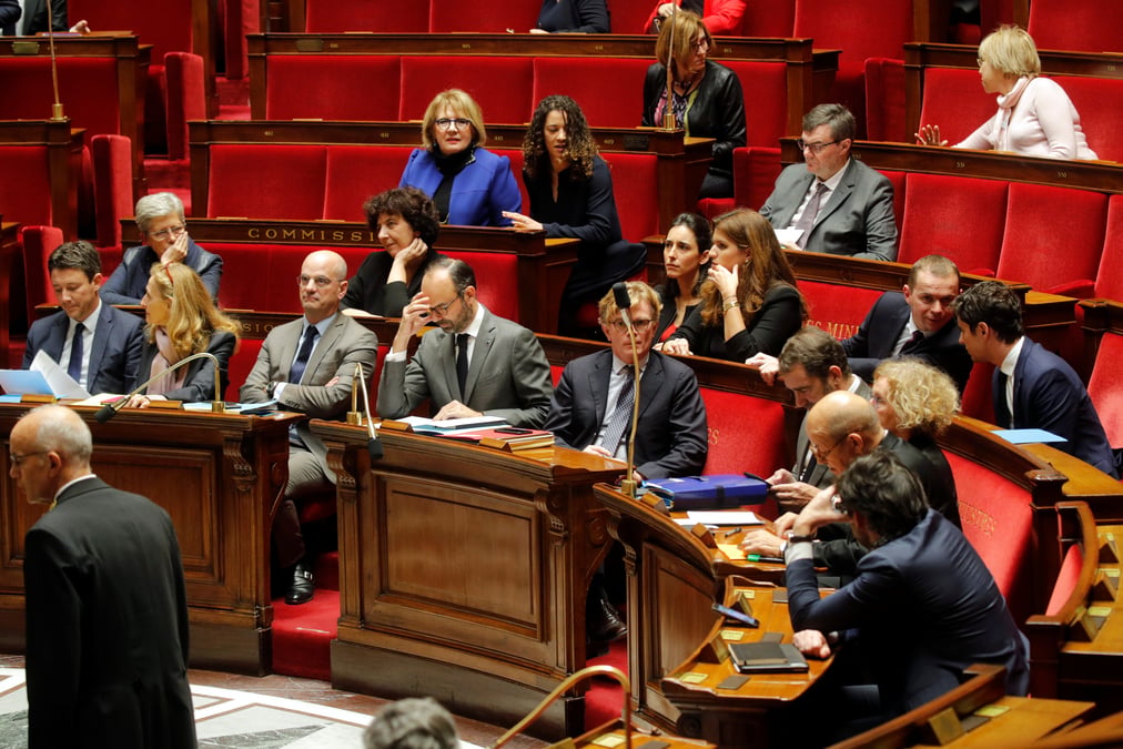 Le budget remanie pour les "gilets jaunes" adopte a l'assemblee