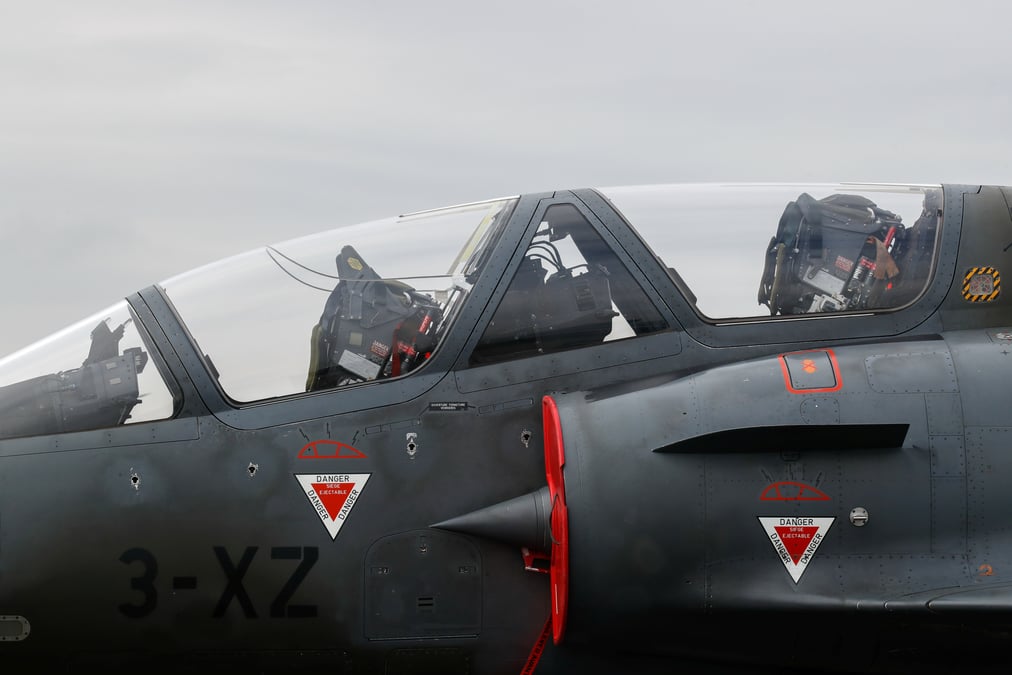 Crash d'un mirage 2000 de l'armee francaise au mali, les pilotes saufs
