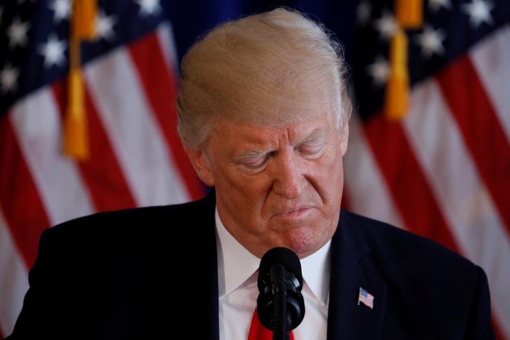 Un an apres charlottesville, trump dit condamner le racisme