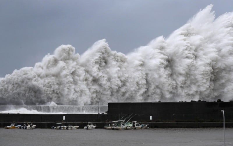 Le japon sous le coup du plus violent typhon de la saison
