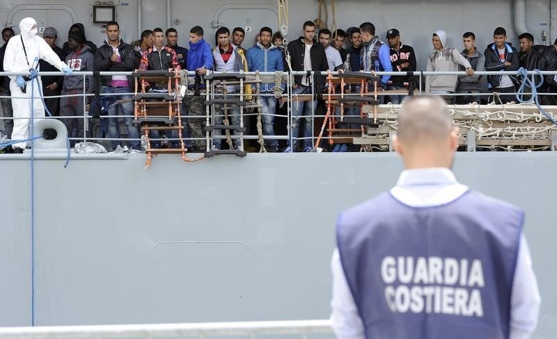 Pres de 4.700 migrants secourus samedi au large de la libye