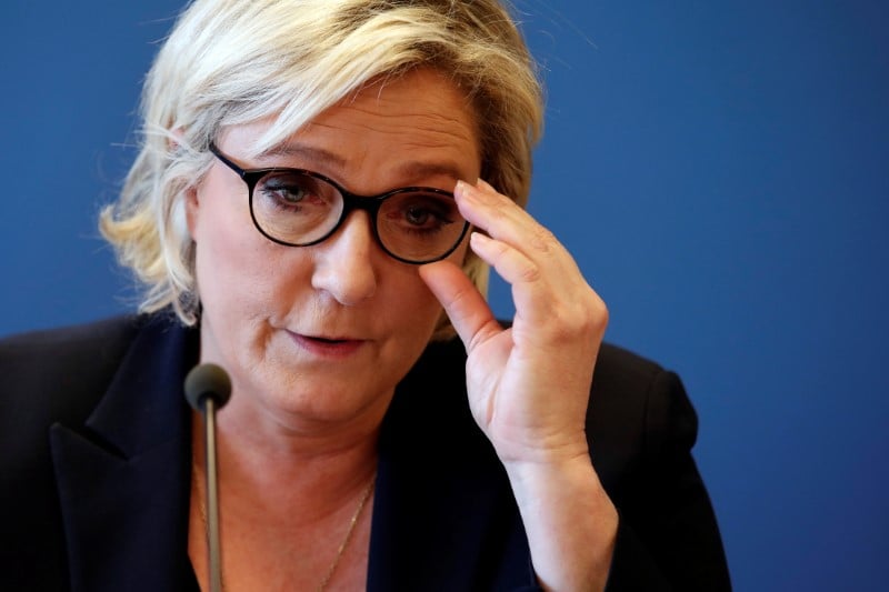 Le pen pour une liste de rassemblement aux europeennes