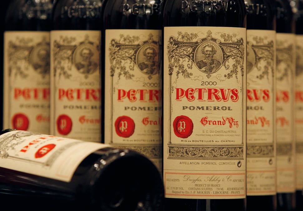 Une bouteille de petrus revenue de l'espace estimee a un million de dollars par christie's