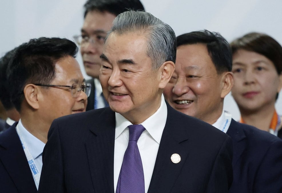 Le chef de la diplomatie chinoise, Wang Yi, entame ce lundi une tournée européenne qui le mènera à Bruxelles, Paris et Berlin.