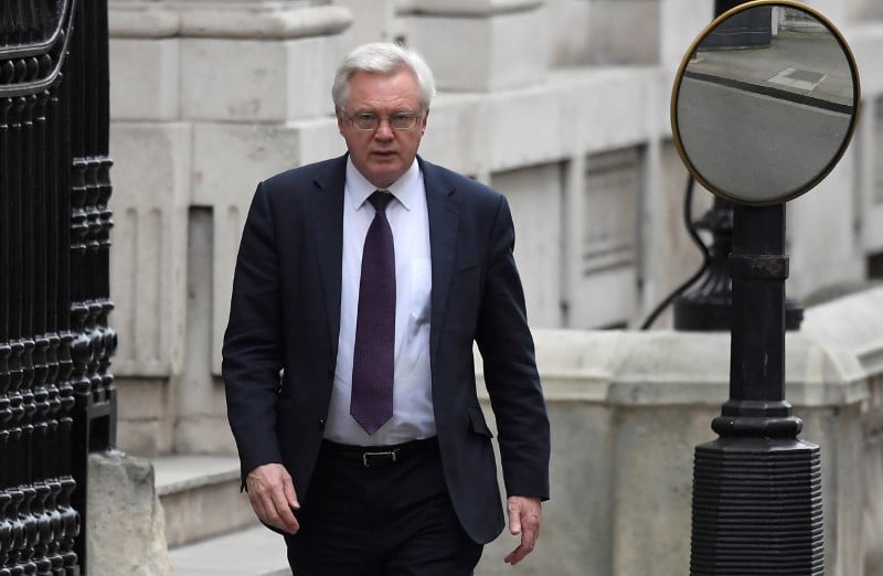 Le ministre britannique du brexit deplore que l'ue se prepare a un divorce sans accord