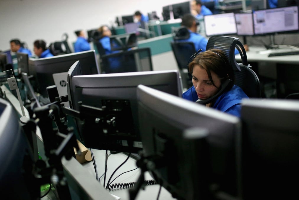 Une employee dans un call-center