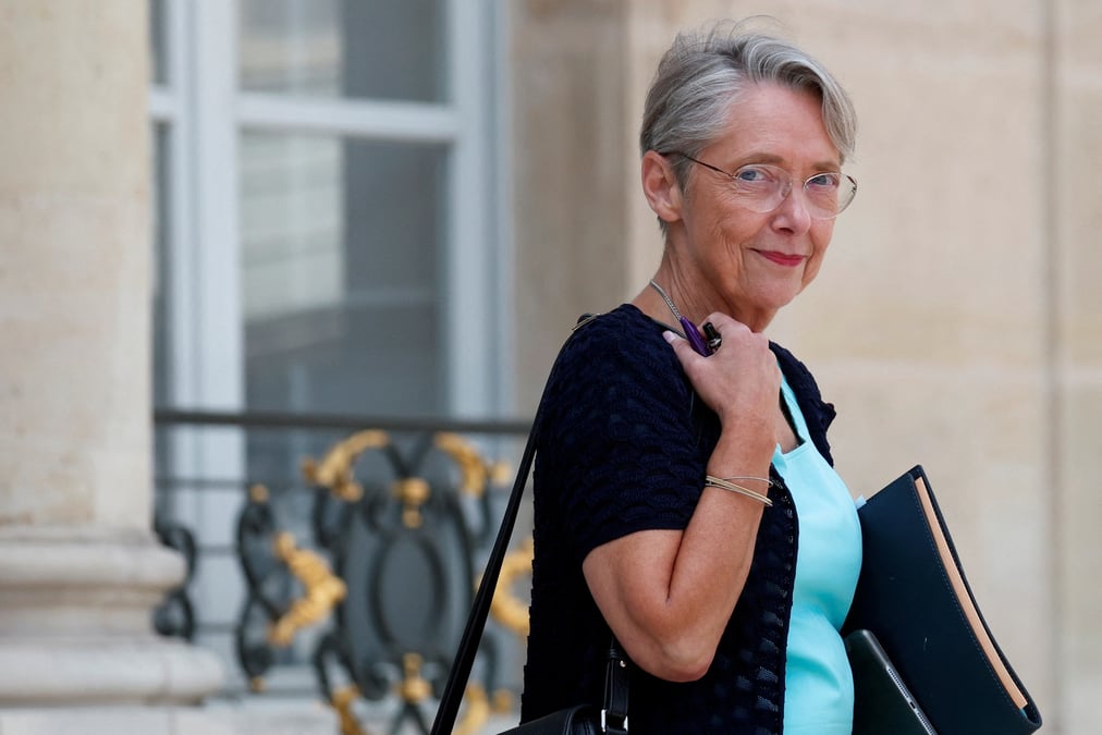 Le premier ministre francais elisabeth borne au palais de l'elysee a la suite de la reunion hebdomadaire du cabinet, apres un remaniement gouvernemental, a paris, france.