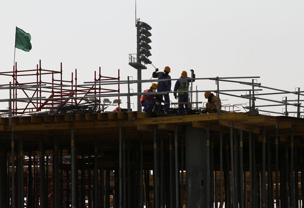 Qatar: malgre la reforme, les travailleurs etrangers craignent d'etre exploites