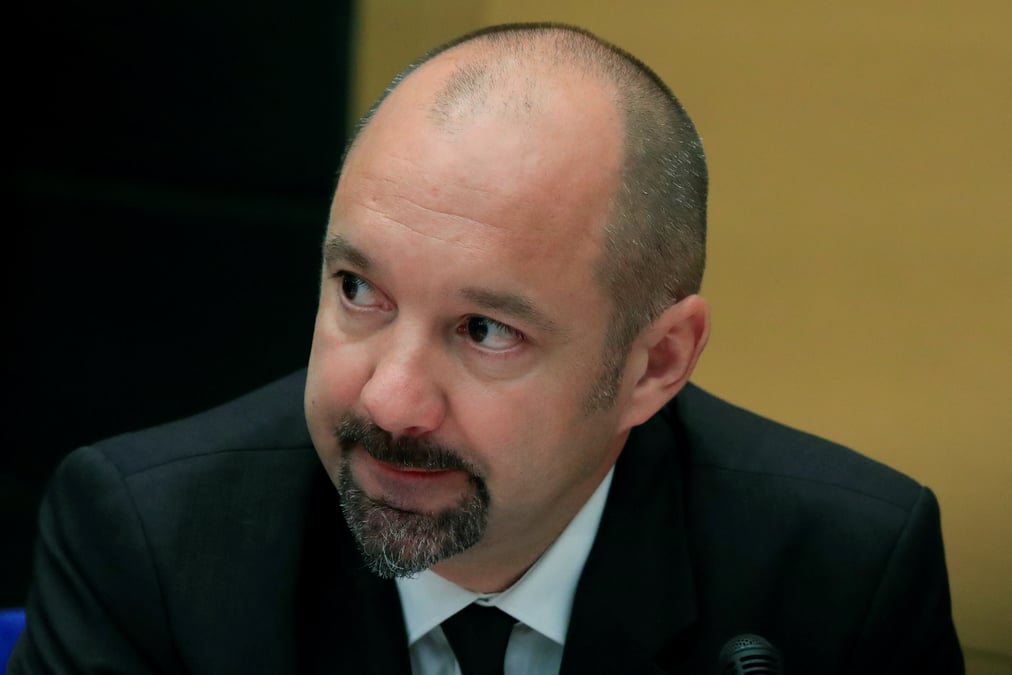 Benalla et crase maintenus en detention