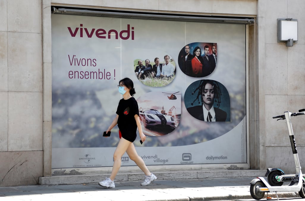 L'italie veut lancer une enquete sur les parts de vivendi dans mediaset et tim