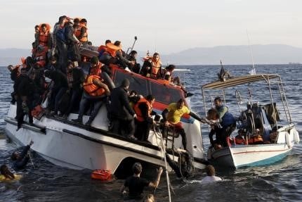 "des terroristes s'infiltrent parmi les refugies", dit assad