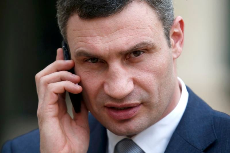 L'ex-boxeur Klitschko renonce à briguer la présidence en Ukraine