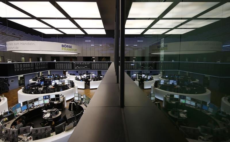 Eles bourses europeennes baissent peu a la mi-seance