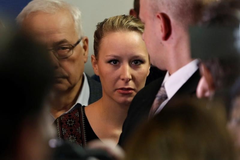 Marechal-le pen plebiscitee par les sympathisants fn