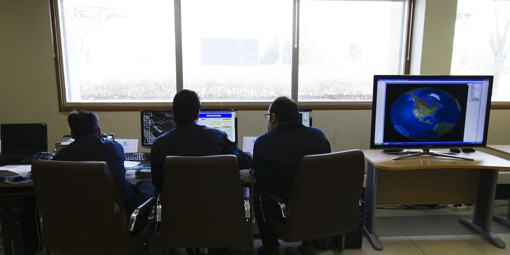 Un bureau de l'Agence spatiale iranienne. Selon le chef de l'agence, Mortéza Bérari, l'Iran milite pour "l'utilisation pacifique de l'espace". "Toutes nos activités dans le domaine spatial sont transparentes", assure-t-il.
