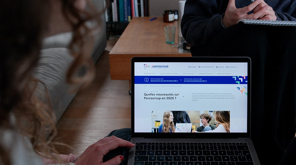 À l'approche du baccalauréat, de nombreux lycéens craignent de se confronter à la plateforme Parcoursup.