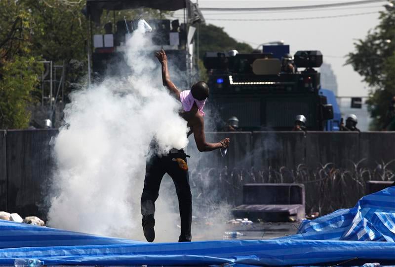 Nouveaux heurts entre policiers et manifestants à Bangkok