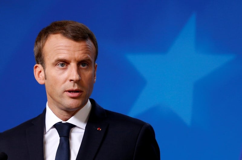 Macron demande a l'ue d'accueillir plus de refugies