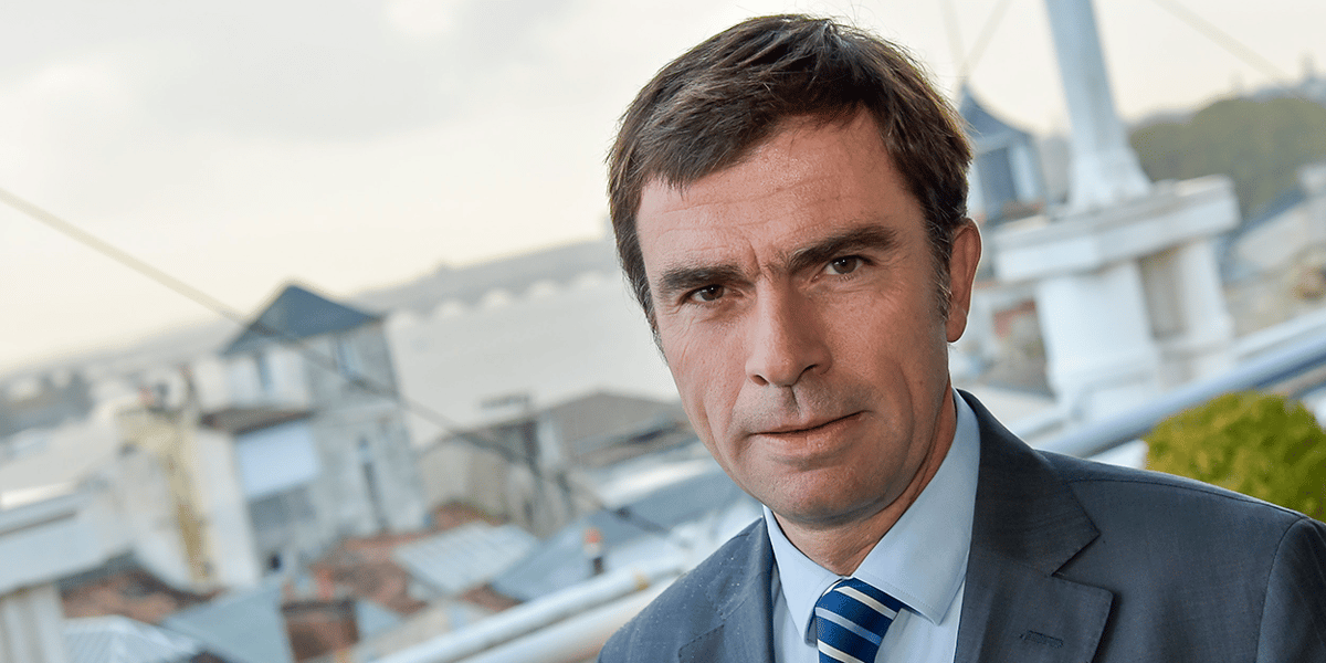 Bernard Farges, qui a déjà présidé le Conseil interprofessionnel du vin de Bordeaux (CIVB) de 2013 à 2016, a été à nouveau désigné président pour trois ans en juillet 2019.