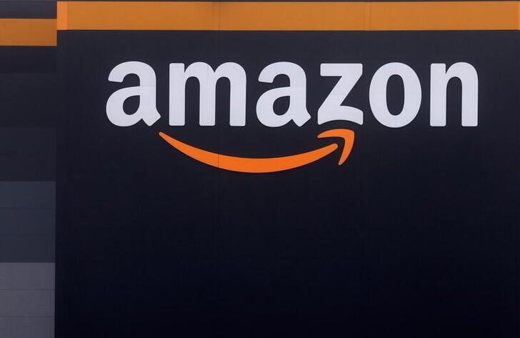 France: les sites logistiques d'amazon perturbes par des debrayages sur les salaires
