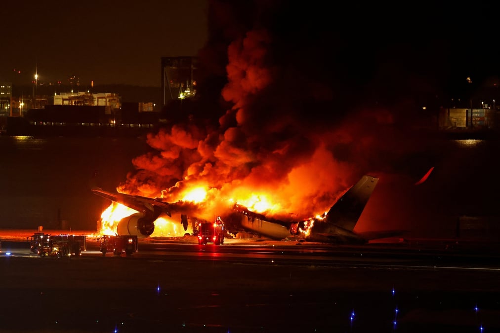 Une collision entre un avion de ligne et un autre appareil - appartenant aux garde-côtes japonais - est à l'origine de l'incendie.