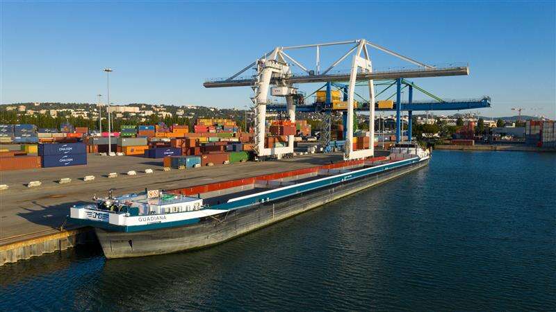 Le consortium porté par CMA CGM (67%) prend la direction de la sous-concession du Terminal à conteneurs du port Edouard Herriot avec une ambition forte de dynamiser le trafic sur l'Axe MERS, et plus encore.