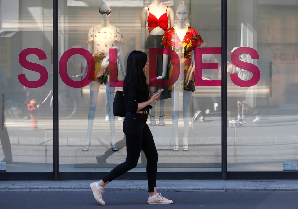 Plus d'un vetement sur deux achete a prix casse en france