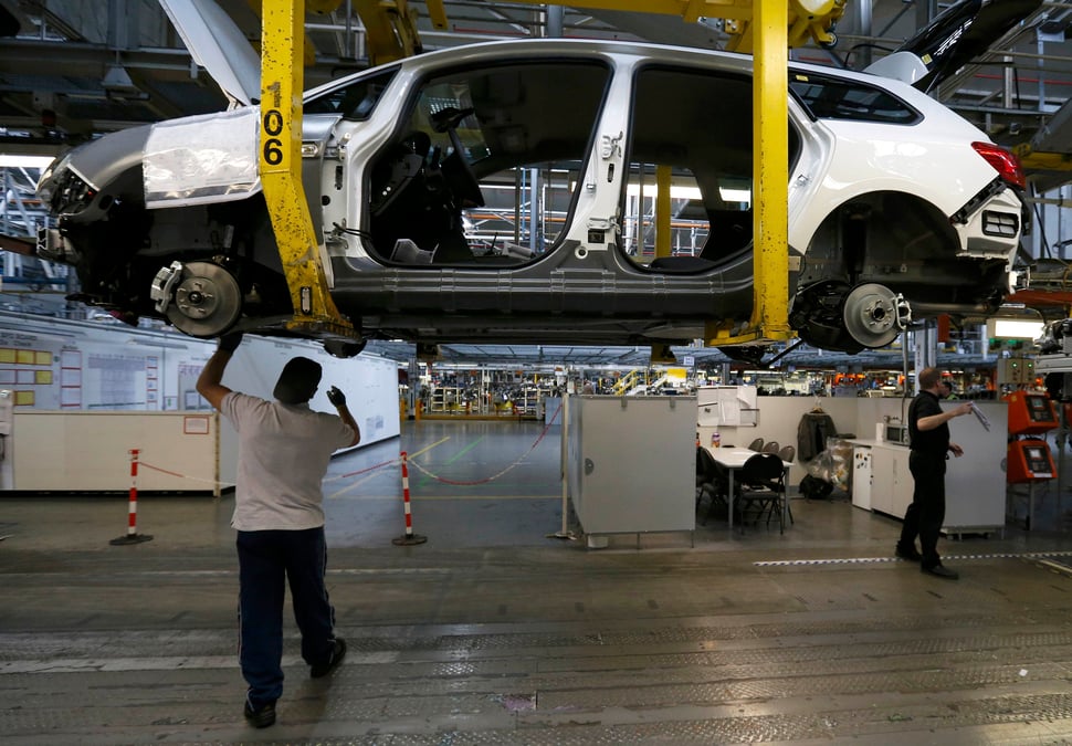 Londres s'inquiete des discussions gm-psa sur opel et vauxhall