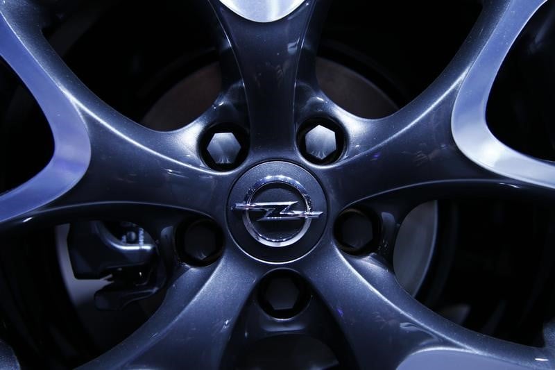 Bruxelles approuve sans condition le rachat d'opel par psa