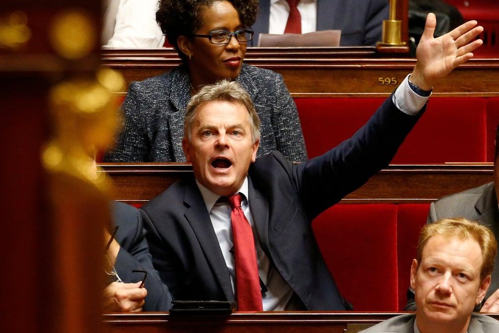 Roussel (pcf) tend la main a la france insoumise