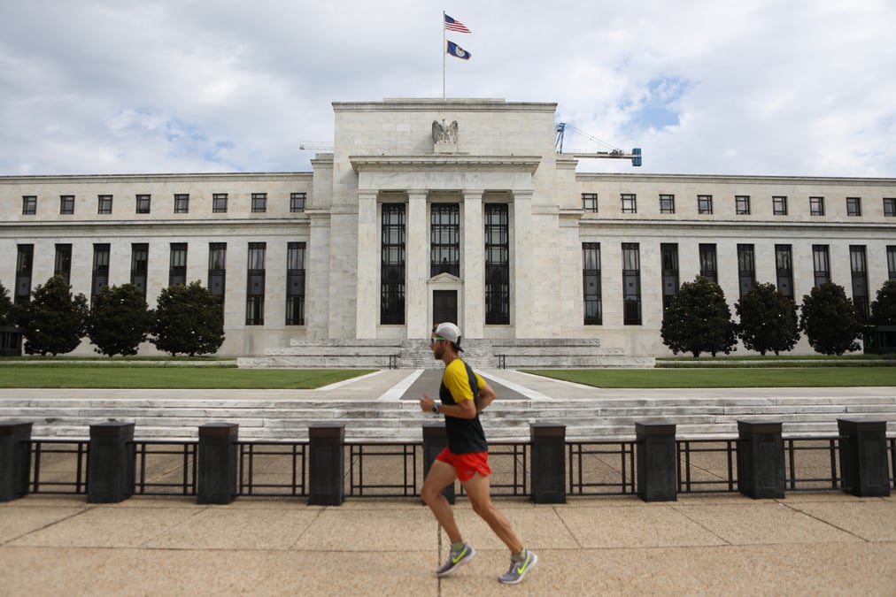 La fed releve les taux, sa politique n'est plus "accommodante"