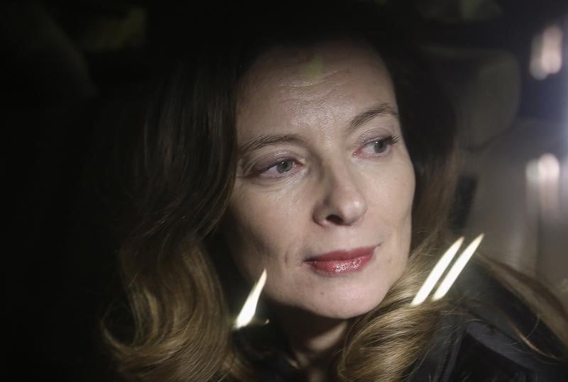 Valérie Trierweiler livre le récit de sa vie avec François Hollande