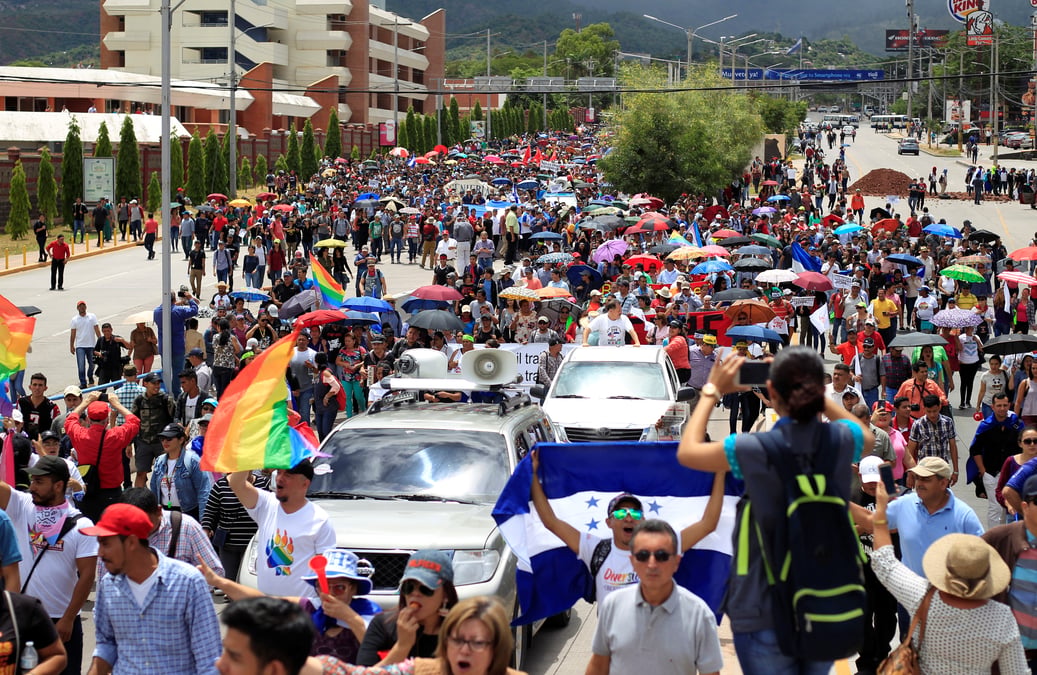 Honduras: manifestation appelant a la demission du president hernandez