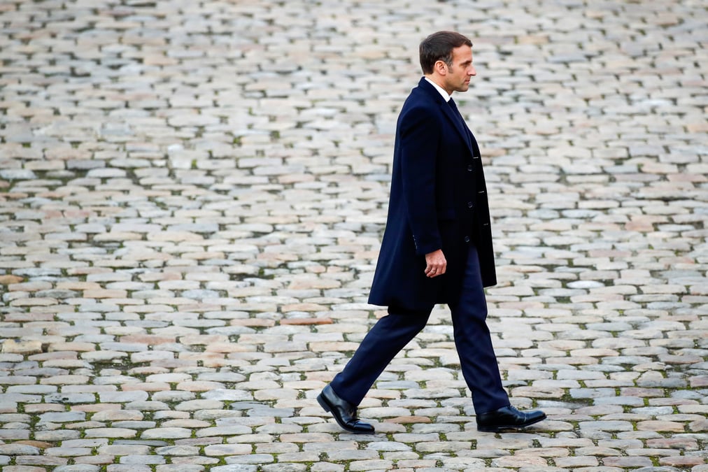 Macron "tres choque" par la video du producteur frappe par des policiers
