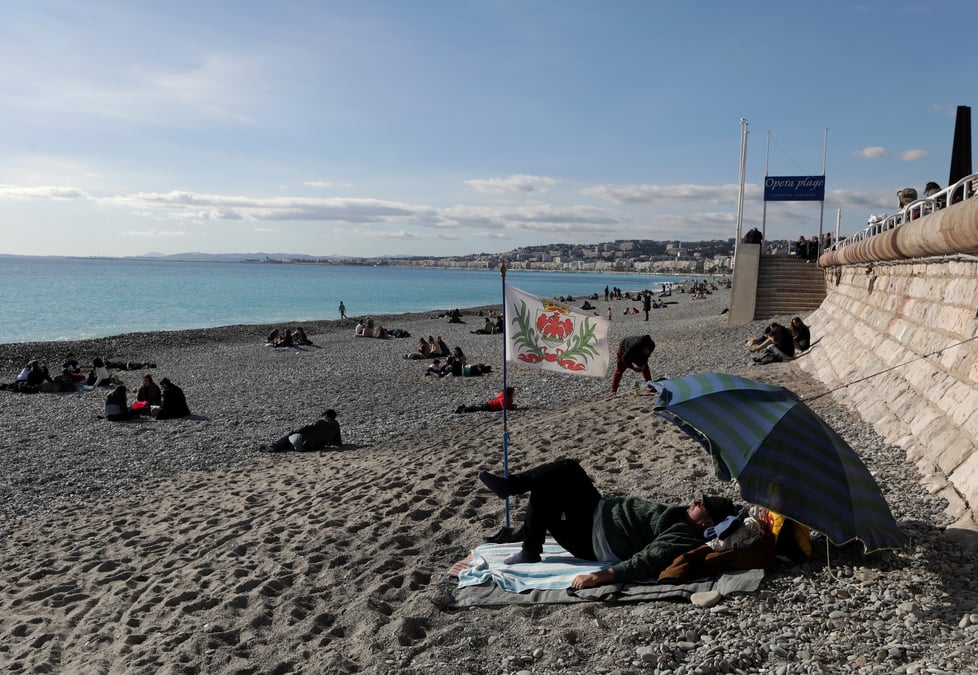 France: le gouvernement appelle a une vigilance accrue pendant les vacances