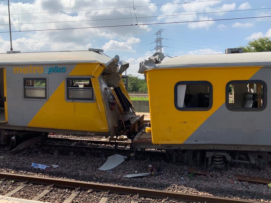 Collision meurtriere entre deux trains en afrique du sud